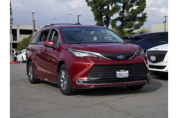 $38172 : Toyota Sienna 2022 XLE 8-Pas image 2