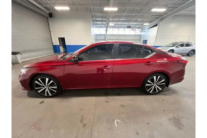 $17862 : Nissan Altima 2019 2.5 SR 4d image 6