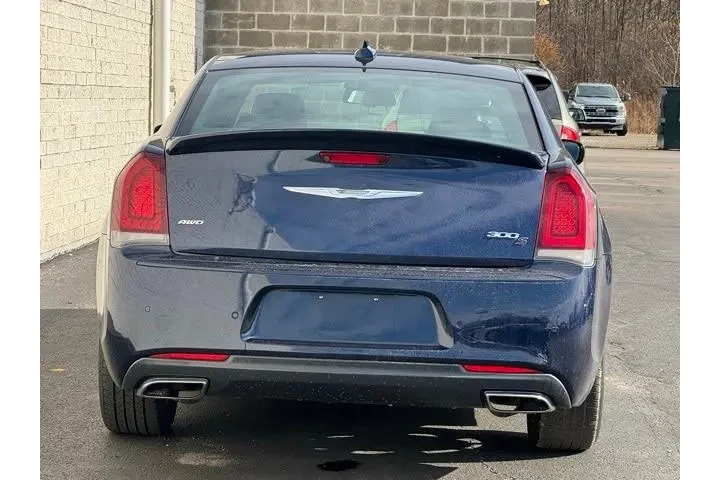 $16494 : Chrysler 300 2017 AWD S 4dr image 6