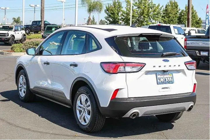 $17555 : Ford Escape 2022 S 4dr SUV image 8