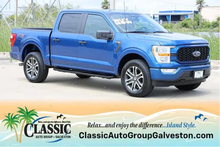 $31133 : Ford F-150 2022 4x4 XL 4dr S image 1