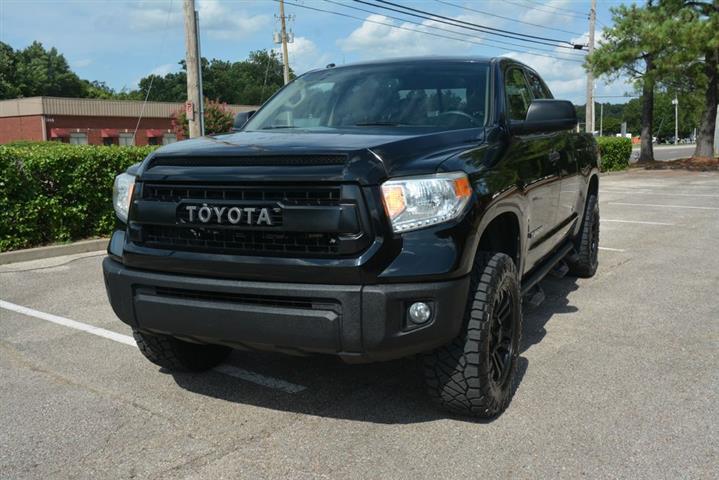 2017 Tundra SR5 image 2