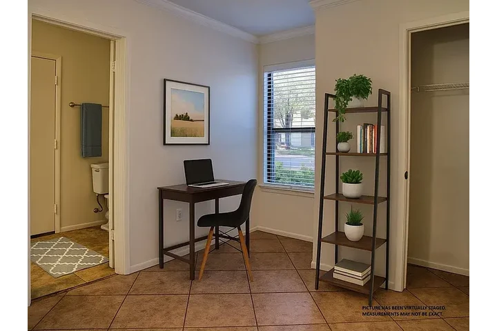 $2350 : Beautiful place to call home image 2