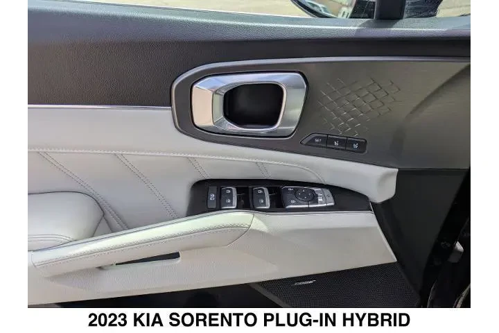 $32155 : Kia Sorento Plug-In Hybrid 2 image 10