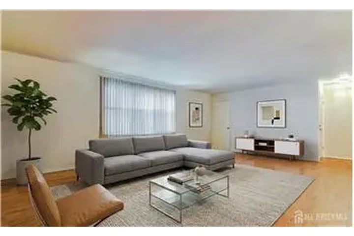 $2600 : Rental property with 2 bedro image 2