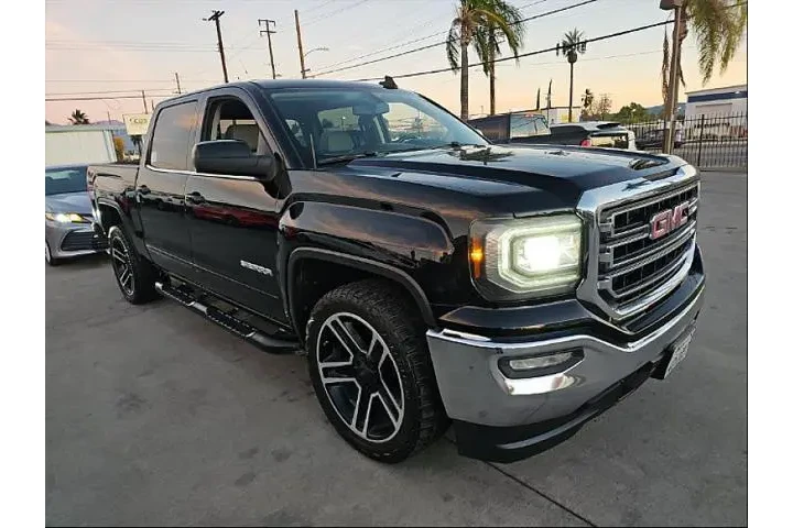 $29995 : GMC Sierra 1500 2018 4x2 SLE image 1