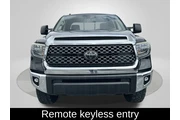 $17000 : Toyota Tundra 2018 4x4 SR5 4 thumbnail