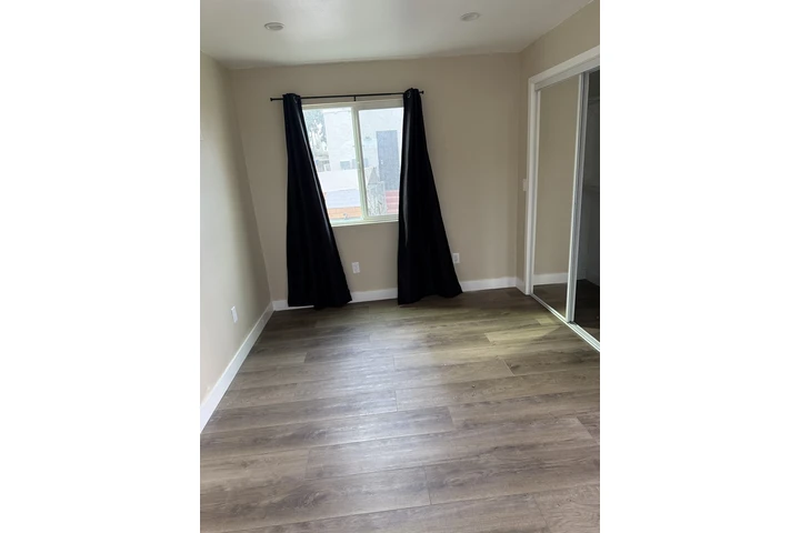 $1400 : Single apartment image 5