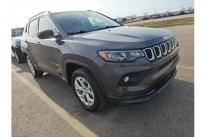 $20123 : Jeep Compass 2024 4x4 Latitu image 3