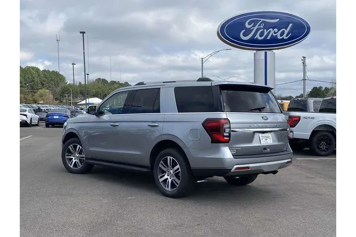 $38460 : Ford Expedition 2024 4x2 Lim image 6