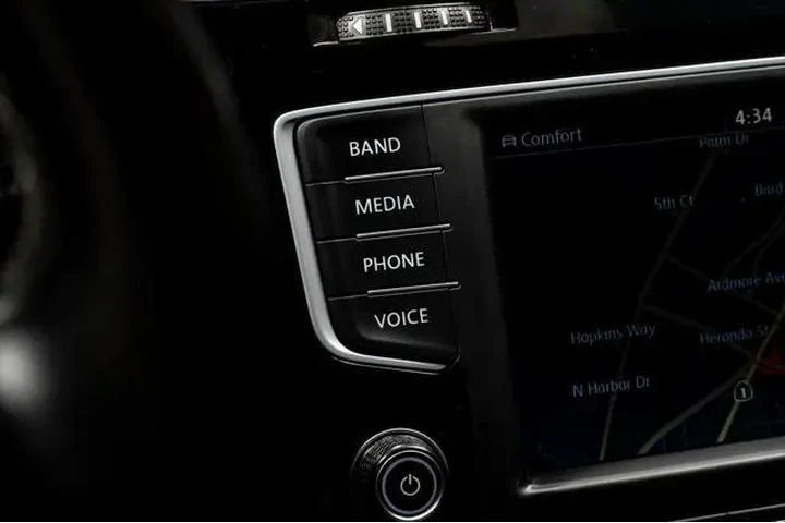 $21998 : Volkswagen Golf R 2016 AWD 4 image 8