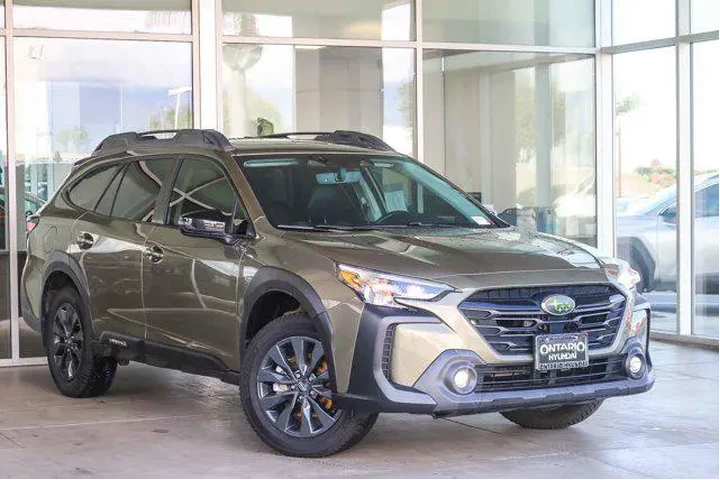 $24072 : Subaru Outback 2023 AWD Onyx image 2