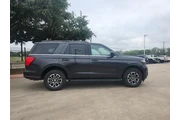 $39998 : Ford Expedition 2024 4x4 XLT thumbnail