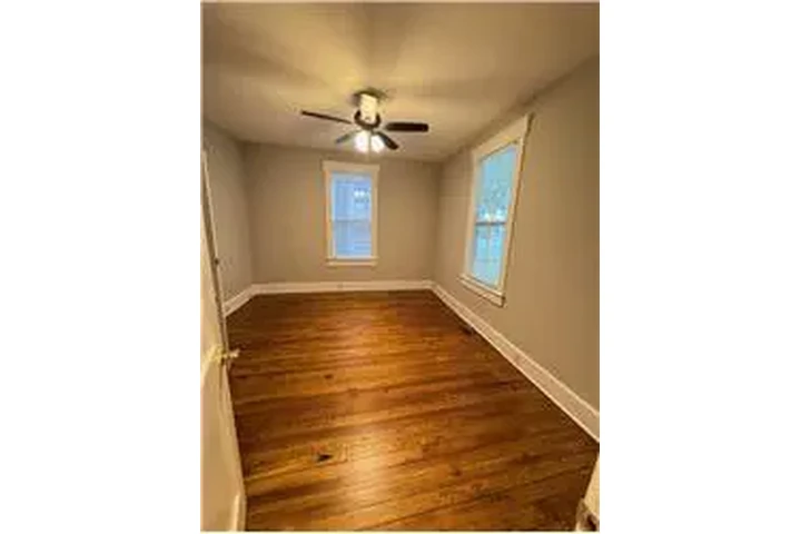 $1400 : Rental property with 1 bedro image 5