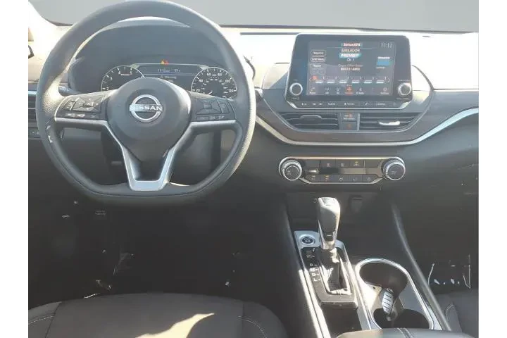 $18987 : Nissan Altima 2024 2.5 SV 4d image 4