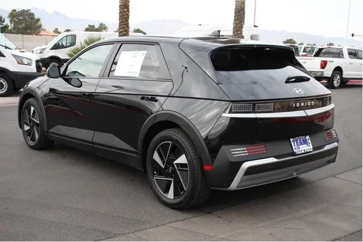 $31596 : Hyundai IONIQ 5 2025 SE Stan image 5