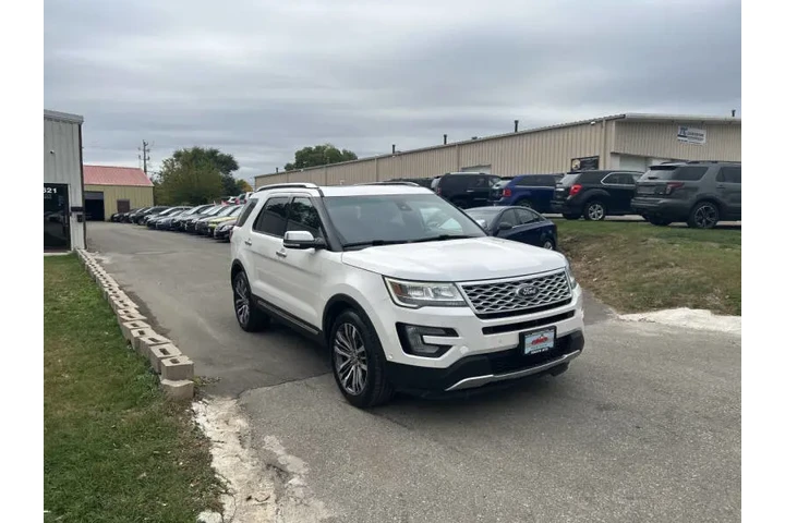 $17990 : 2017 Explorer Platinum image 7