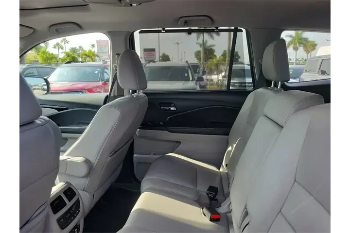 $29091 : Honda Pilot 2022 Touring 4dr image 10