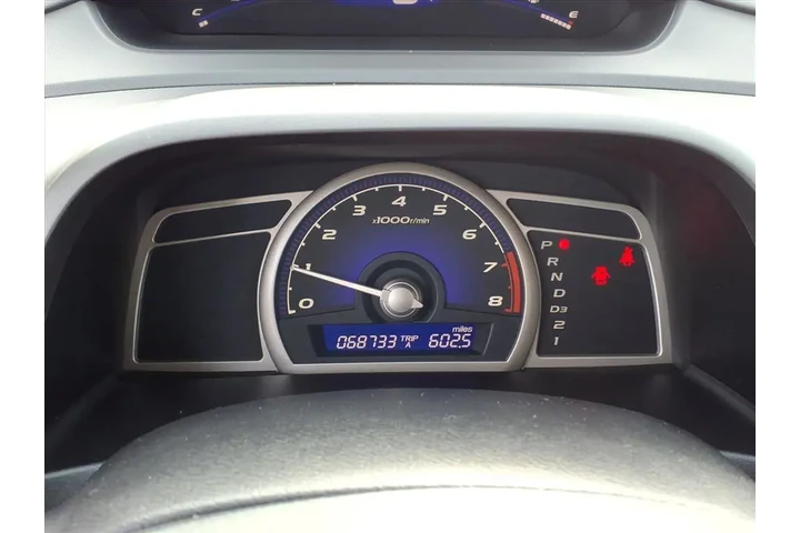 $8900 : Honda Civic 2010 LX 4dr Seda image 6