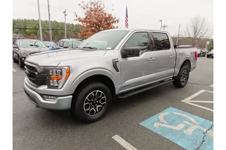 $40000 : Ford F-150 2023 4x4 XLT 4dr image 3