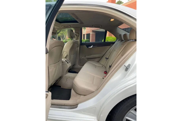 $6000 : 2010 Mercedes-Benz C-Class image 7