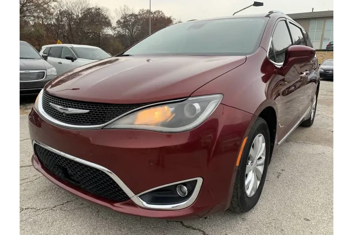 $7999 : 2018 Pacifica Touring L image 6