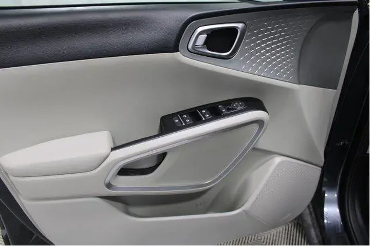 $19989 : Kia Soul 2024 LX 4dr Crossov image 6