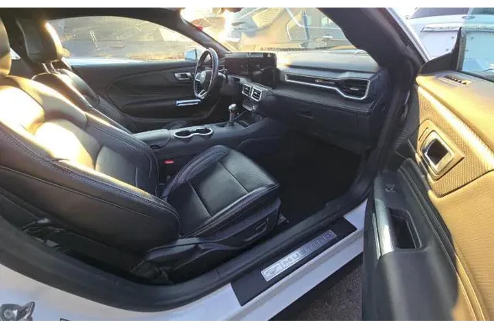 $30731 : Ford Mustang 2024 EcoBoost P image 8