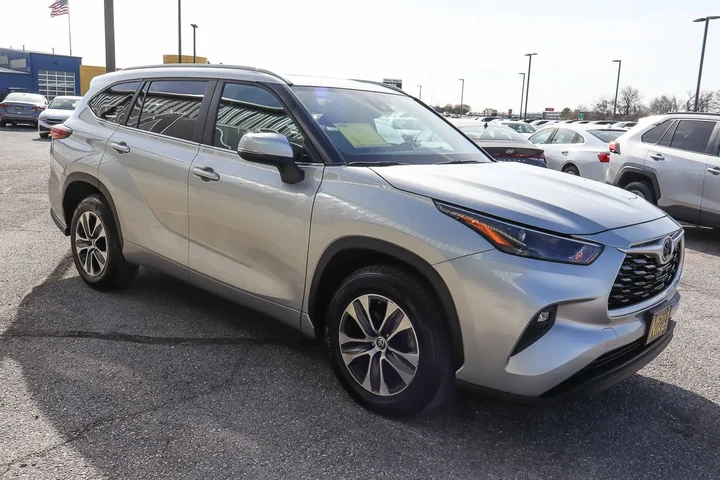 $34488 : 2024 Highlander XLE FWD image 3