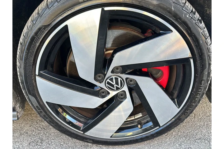 $24490 : Volkswagen Golf GTI 2022 SE image 8