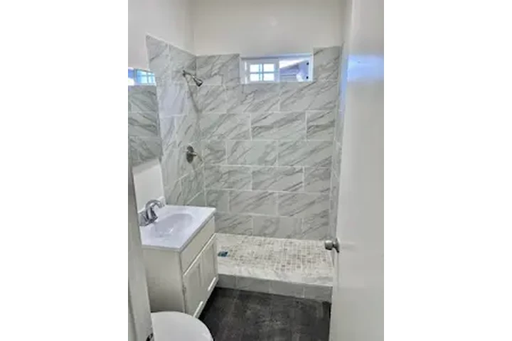 $1,895/MES. LOS ANGELES. image 9