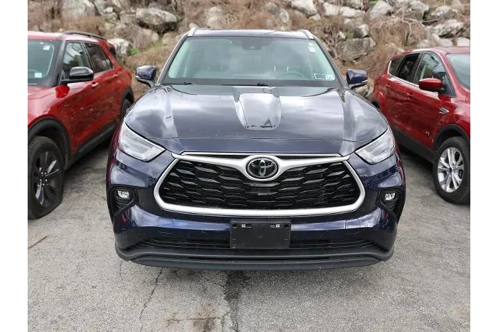 $38442 : Toyota Highlander 2023 AWD L image 2