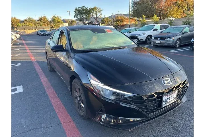 $19900 : Hyundai ELANTRA 2022 SEL 4dr image 4