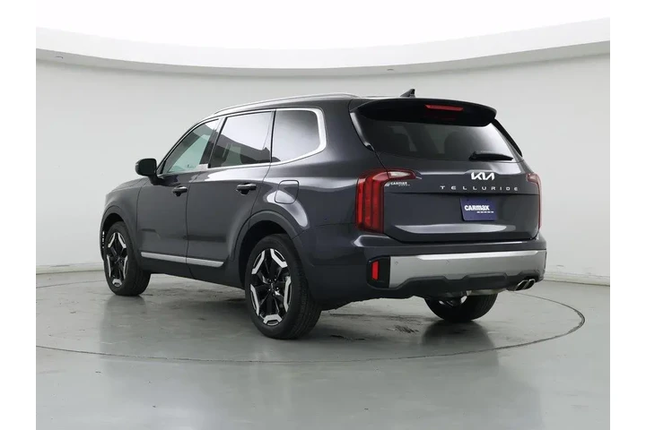 $37998 : Kia Telluride 2025 S 4dr SUV image 2