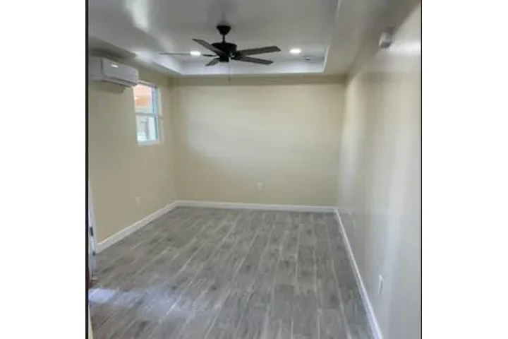 $1400 : L.A./90001 RENTO APTO image 4