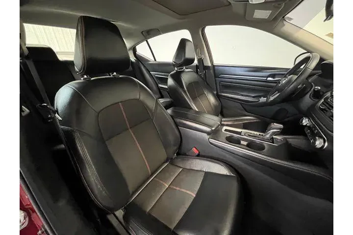 $17862 : Nissan Altima 2019 2.5 SR 4d image 9