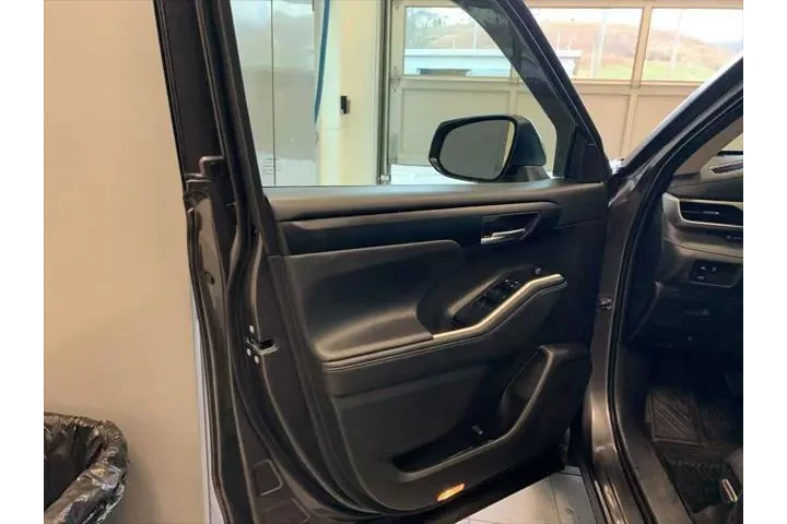 $37900 : Toyota Highlander 2024 AWD X image 5