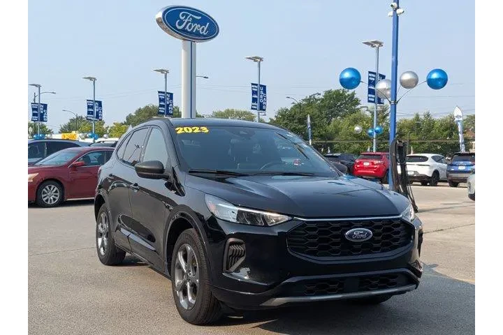 $23749 : Ford Escape 2023 AWD ST-Line image 2