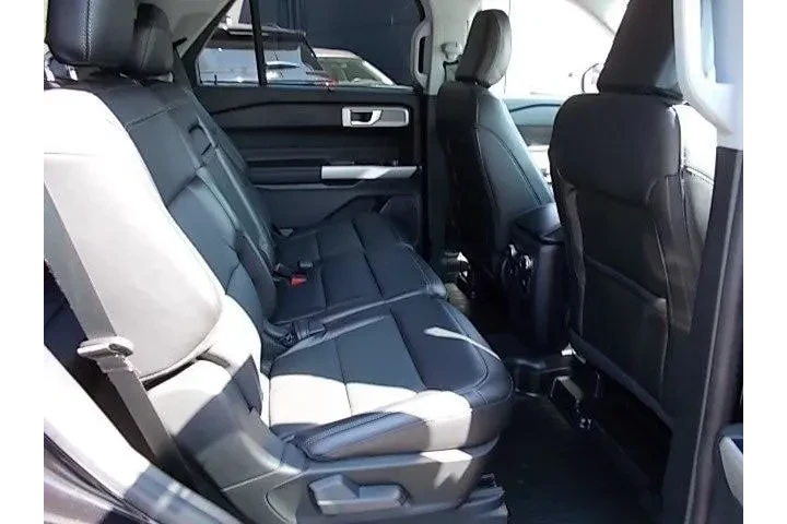 $31996 : Ford Explorer 2022 AWD XLT 4 image 5