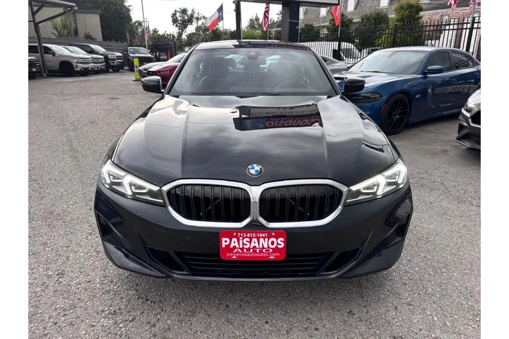 2024 BMW 3 Series 330i Sedan image 3