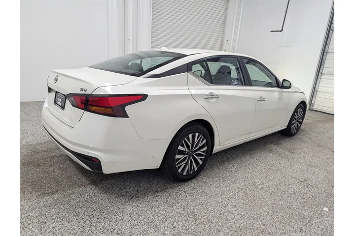 $21499 : Nissan Altima 2023 2.5 SV 4d image 3