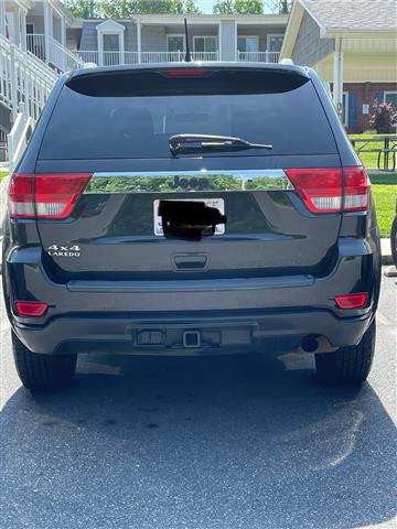 $6000 : Grand Cherokee Laredo image 4