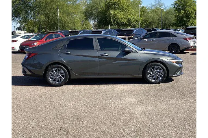 $19583 : Hyundai ELANTRA 2024 SEL 4dr image 2