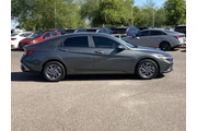 $19583 : Hyundai ELANTRA 2024 SEL 4dr thumbnail
