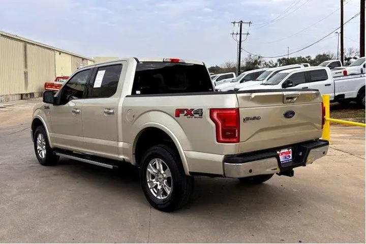 $25977 : Ford F-150 2017 4x4 Lariat 4 image 7