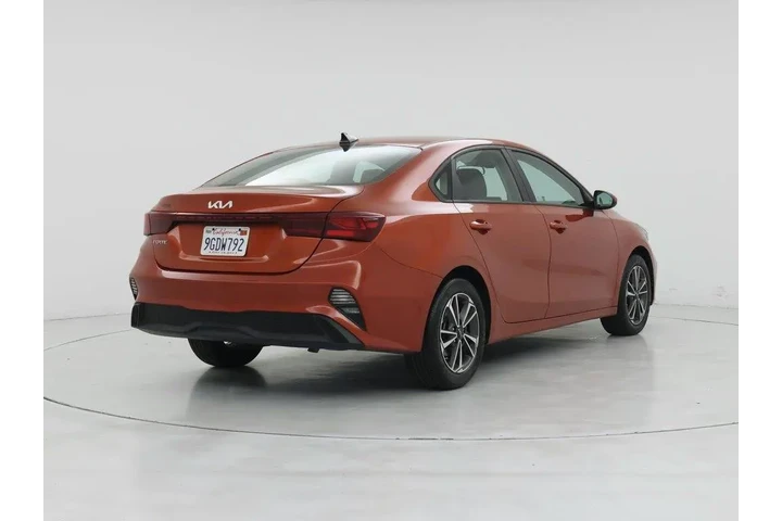 $18998 : Kia Forte 2023 LXS 4dr Sedan image 8