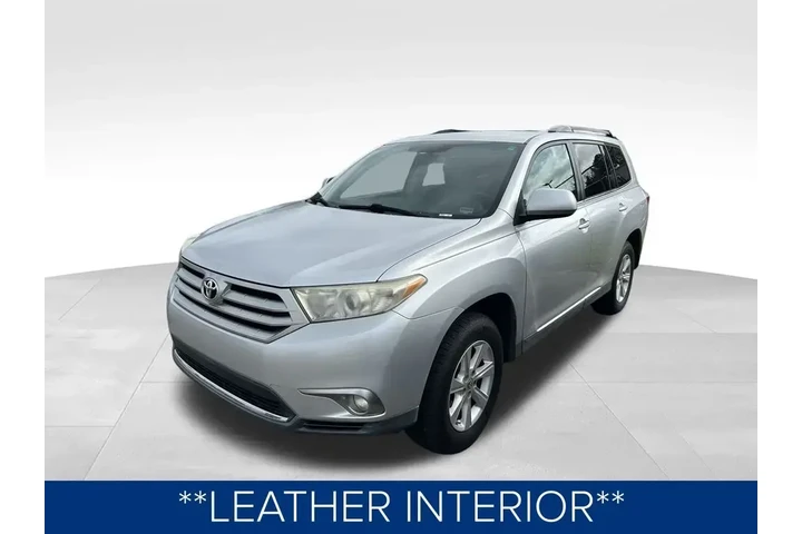 $12498 : Toyota Highlander 2011 SE 4d image 7