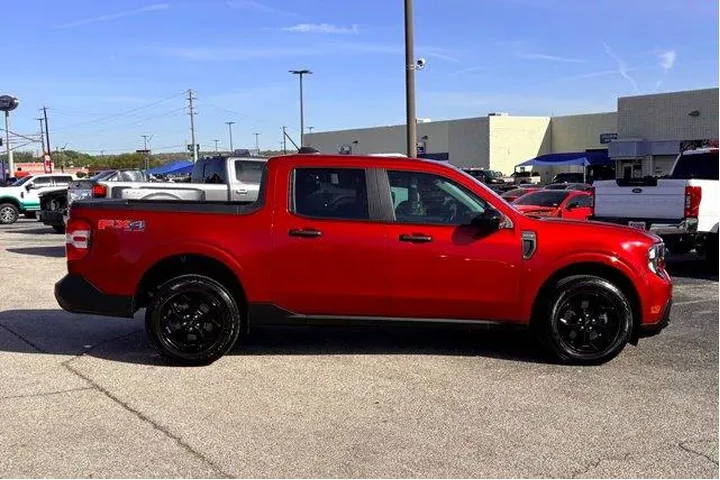 $29977 : Ford Maverick 2025 AWD XLT 4 image 6