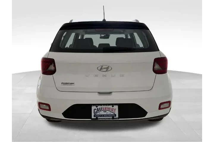 $21662 : Hyundai VENUE 2024 SEL 4dr C image 6