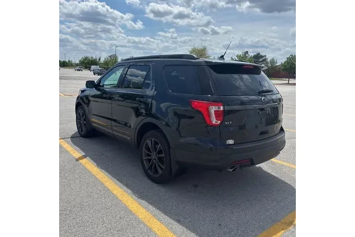 $16910 : Ford Explorer 2018 AWD XLT 4 image 2